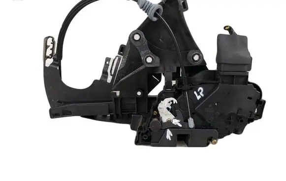 Volvo S40 Front door lock 30753658