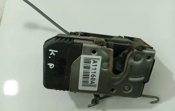 Opel Zafira A Front door lock 700445