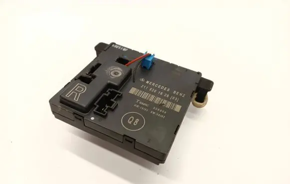 Mercedes-Benz E W211 Door control unit/module 2118201626