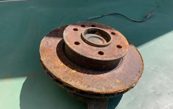 Volkswagen Crafter Front wheel hub spindle knuckle 2E0407303P