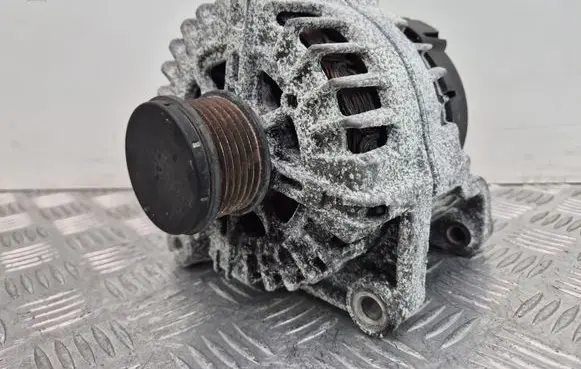 BMW 3 E90 E91 Generator/alternator 8507623 FG18D057