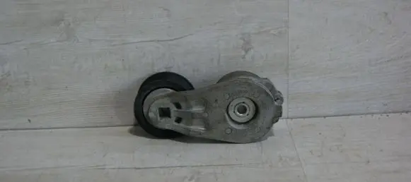Jeep Cherokee Generator/alternator belt tensioner 04627533AB