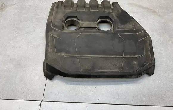 Engine cover (trim)