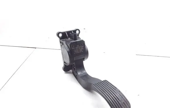 Mercedes-Benz Sprinter W906 Accelerator throttle pedal A4473000200 0280755025