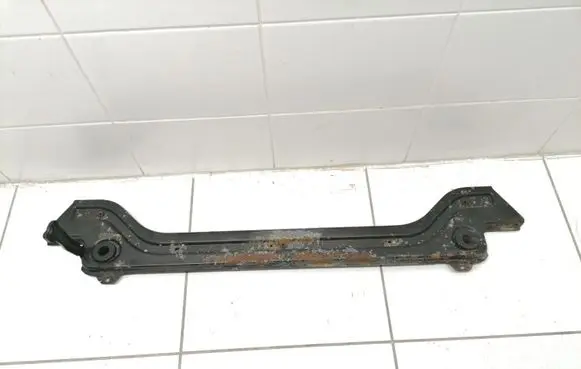 Radiator mount bracket
