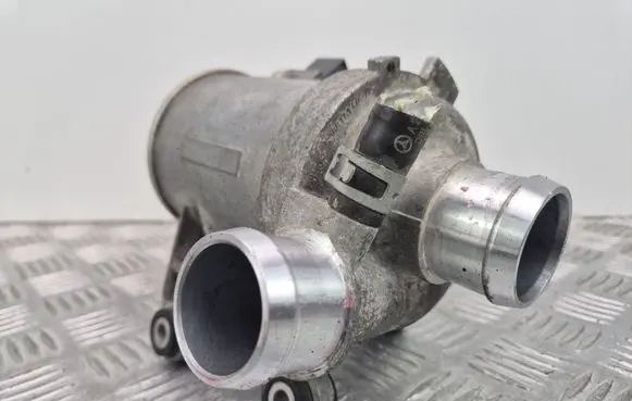 Mercedes-Benz C W205 Water pump A2742000107