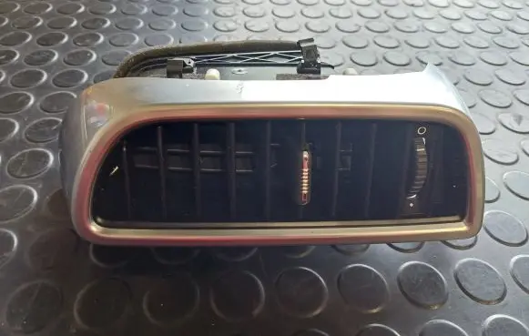 Porsche Cayenne (92A) Dash center air vent grill 7P5819728F 2111201607 3009122800