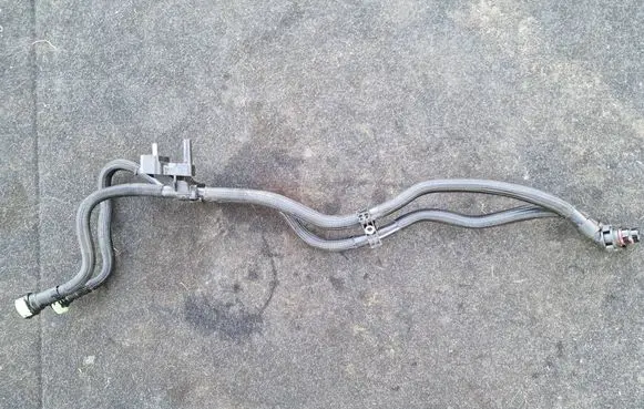 BMW X5 G05 Gearbox oil cooler pipe/hose 9844560 9844561