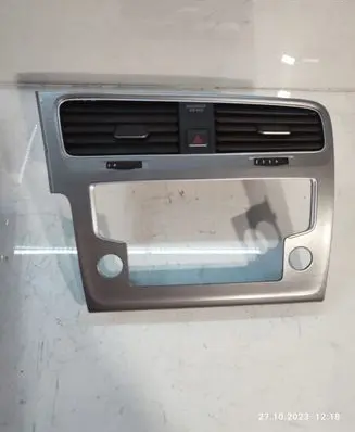 Volkswagen Golf VII Dash center air vent grill 5G1819743D