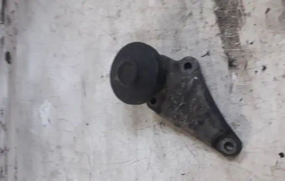 Audi A6 S6 C5 4B Engine mounting bracket 8D0199343