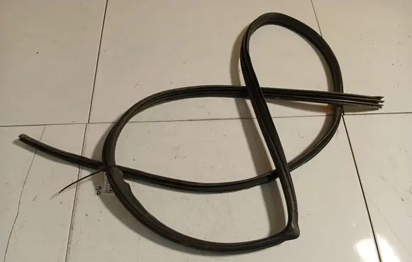 Opel Antara Rubber seal rear door 