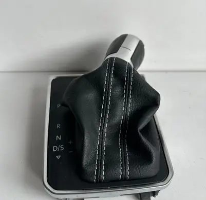 Volkswagen Golf Sportsvan Gear lever shifter trim leather/knob 517713203A