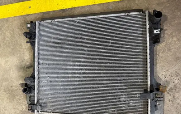 Jaguar XF X250 Coolant radiator
