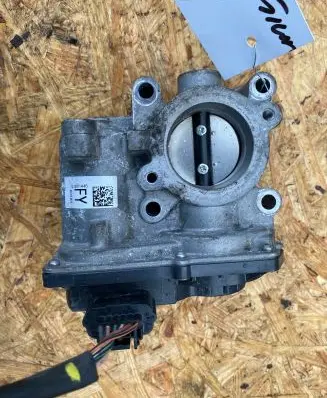 Renault Captur Throttle valve 161206038R