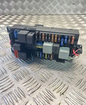 Mercedes-Benz E W211 Fuse module 2115457401