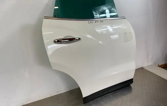 Maserati Levante Rear door