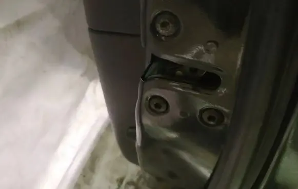 Hyundai Santa Fe Front door lock