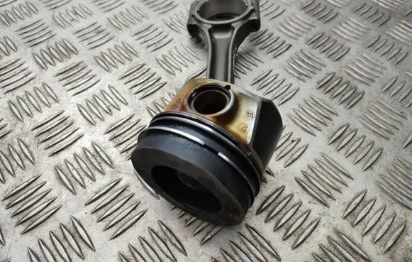 Volkswagen Golf VII Piston with connecting rod CXX