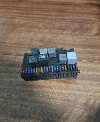 Volkswagen PASSAT B4 Fuse box set