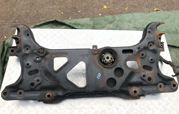Volkswagen Jetta VI Front subframe 5C0199369E 135022249