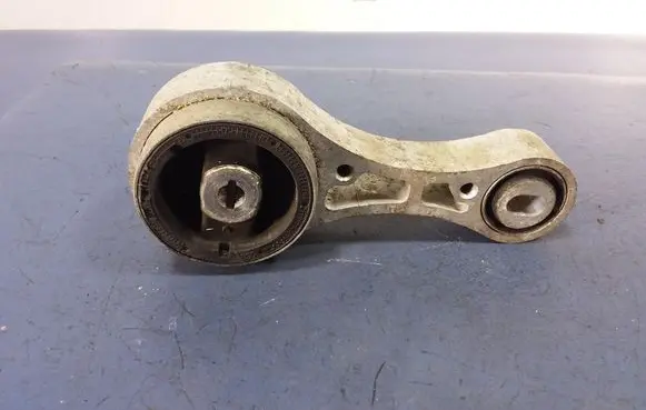 Porsche Panamera (970) Engine mount vacuum valve 97037504140