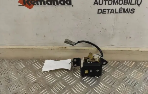 Honda CR-V Loading door lock 
