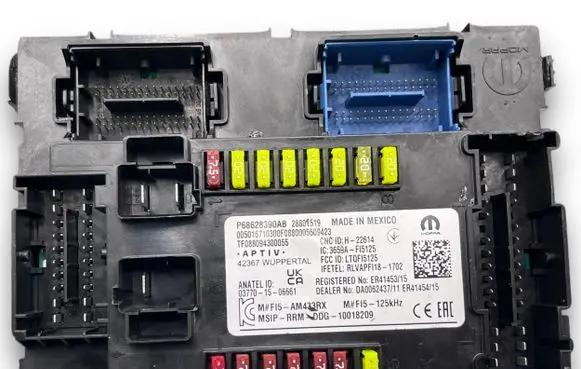Jeep Compass Fuse box set P68628390AB