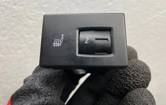 Volkswagen Touareg I Seat heating switch 7L6963564A 7L6963570C