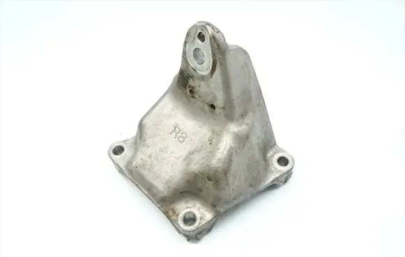 Lexus IS III XE30 Engine mounting bracket