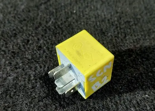 Renault Scenic II - Grand scenic II Other relay 7700844253 PA66GF30