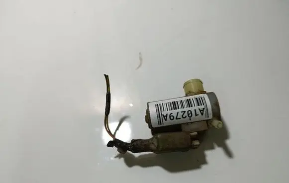 Suzuki Swift I Windscreen/windshield washer pump