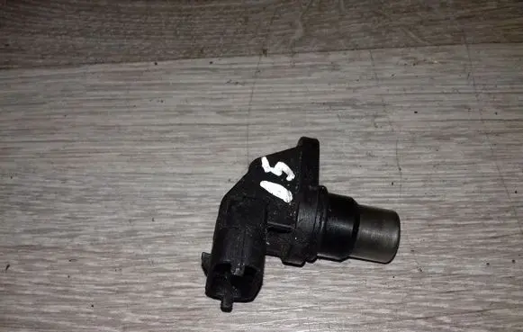 Volvo V70 Camshaft position sensor 0232103033 8631533