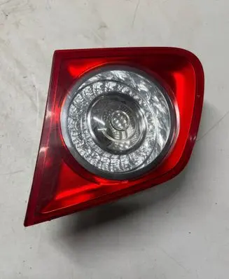 Volkswagen Jetta V Tailgate rear/tail lights 1K5945094