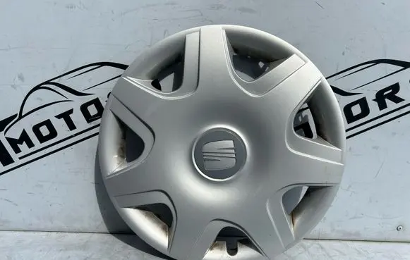 Seat Cordoba (6L) R17 wheel hub/cap/trim 5P0601147F
