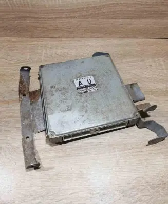Nissan X-Trail T30 Engine control unit/module ECU 237102J610 407913-111