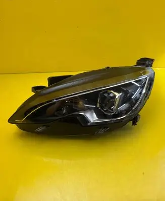 Peugeot 308 Headlight/headlamp 9677832480