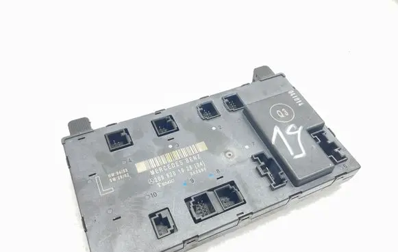 Mercedes-Benz CLK A209 C209 Door control unit/module 2098201926
