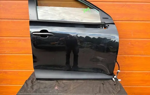 Toyota Yaris Cross Front door