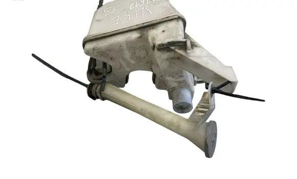 Windshield washer fluid reservoir/tank