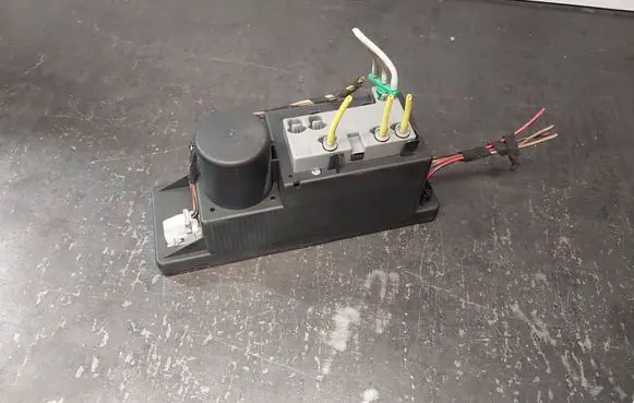 Mercedes-Benz CLK A208 C208 Central locking vacuum pump 2108002548 0132006364