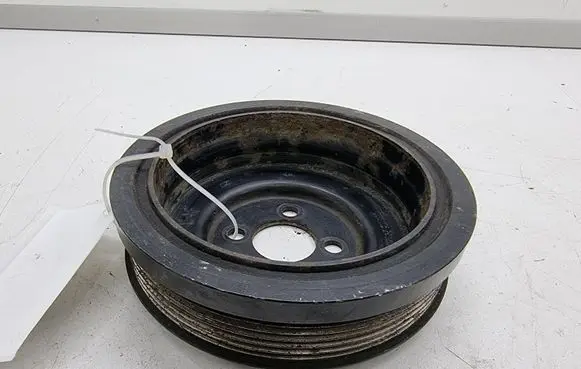 Volkswagen PASSAT B6 Crankshaft pulley 03G105243