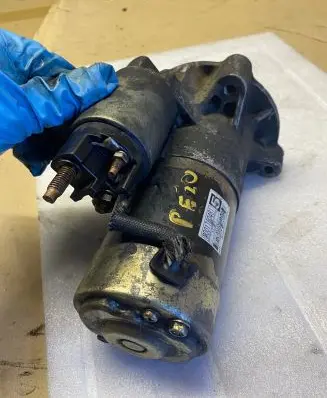 Peugeot 307 Starter motor M001T80481