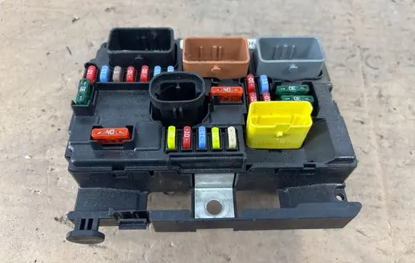 Peugeot 308 BSM Control unit 9667199780