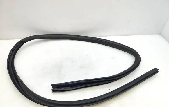 Isuzu D-Max Front door rubber seal