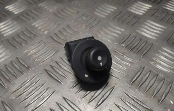 Citroen Xsara Picasso Wing mirror switch 185526