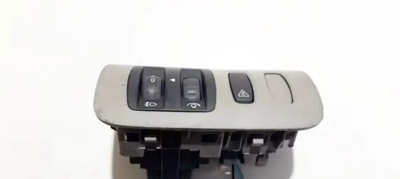 Renault Scenic II - Grand scenic II Headlight level height control switch 8200140984 8200140985gc