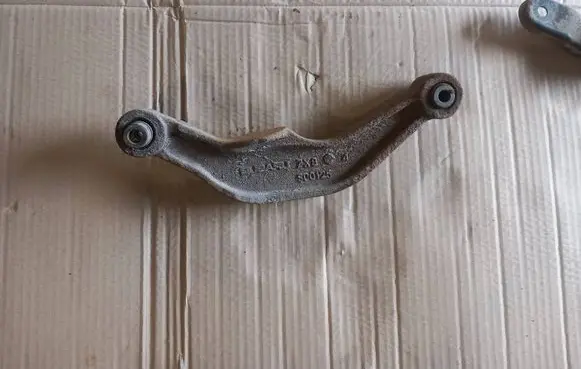 Subaru Legacy Rear upper control arm/wishbone S00125