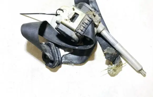 Audi A4 S4 B5 8D Front seatbelt 8d0857705a