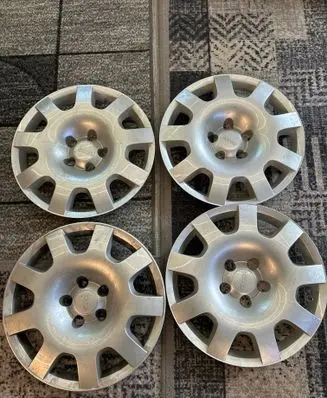 Saab 9-3 Ver2 R16 wheel hub/cap/trim 12768993