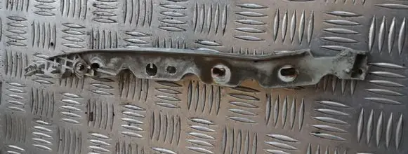 Ford Mondeo Mk III Front bumper mounting bracket 1st71174798a